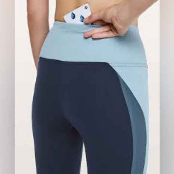 Lululemon Get Going Train Tight 28" in Blues - Size 4 - Picture 2 of 8